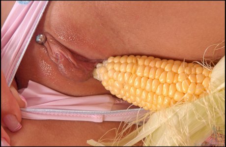 Hungarian nympho Sheila Grant rams a corn in her pierced pussy & tight ass