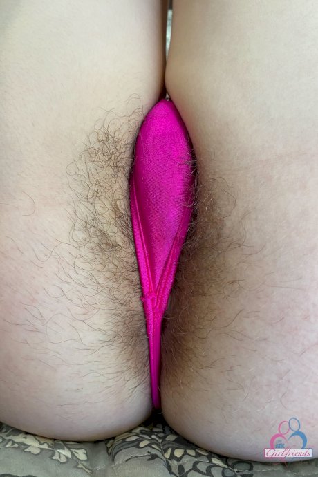 Petite babe Rosalyn Sphinx shows off her hairy love holes up close - Photo 6