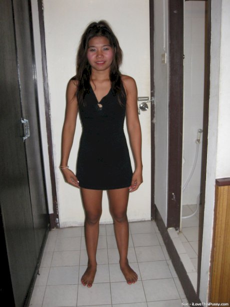 Petite Thai girl washes up her shaved pussy after bareback sex with a tourist