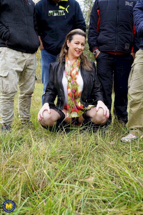 Middle-aged fatty takes a cumshot on her face after hiking in the woods - Photo 5