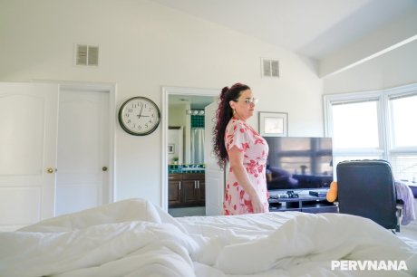 Horny redhead MILF Amanda Ryder takes a dick in her crotch after a BJ - Photo 2