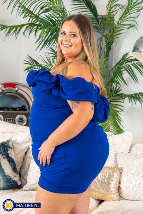 Mature NL featuring Bella Binks, Mr Longwood XXX Gallery porn pics