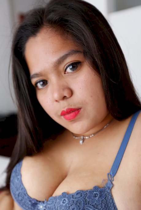 Asian babe Normi shows off her chubby body & takes a cumshot after POV sex - Photo 10