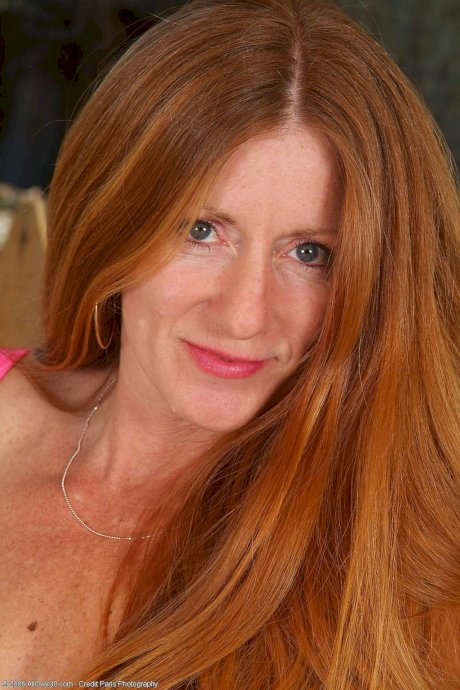 Redheaded MILF Wendy loses her sexy lingerie outdoors and shows her big tits - Photo 12