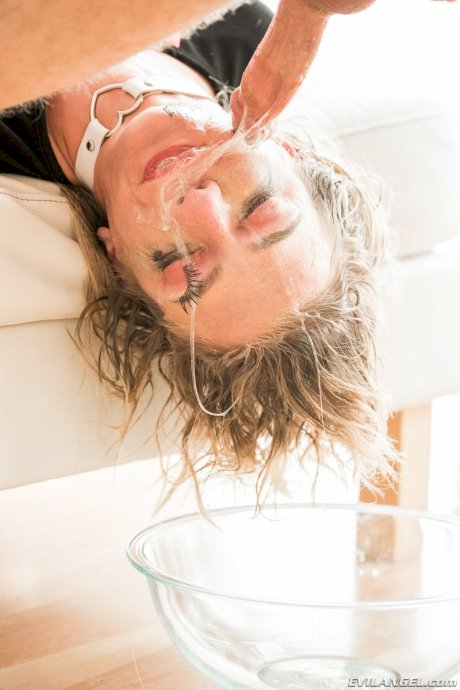 Petite teen blonde Tiffany Watson squirts and deepthroats a big dick - Photo 10