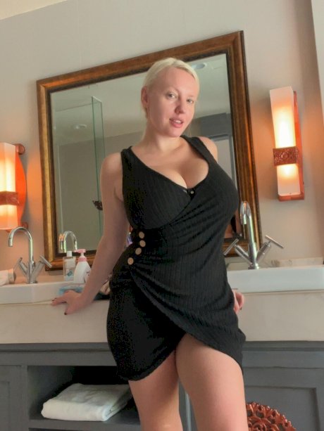 OnlyFans Sigal Blonde starring Sigal Blonde XXX Pictures