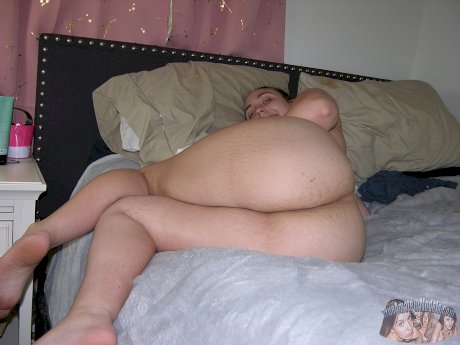 Thick amateur flaunts her big butt and snatch in the nude around the house - Photo 14