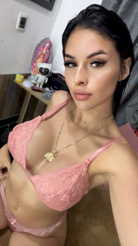 Gorgeous babe Diana Moreno shows her big ass in a sexy lingerie compilation