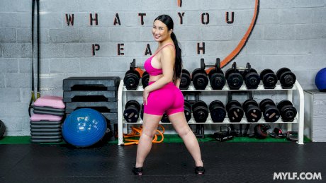 Chubby Asian MILF Suki Sin unveils her big tits & fucks at the gym