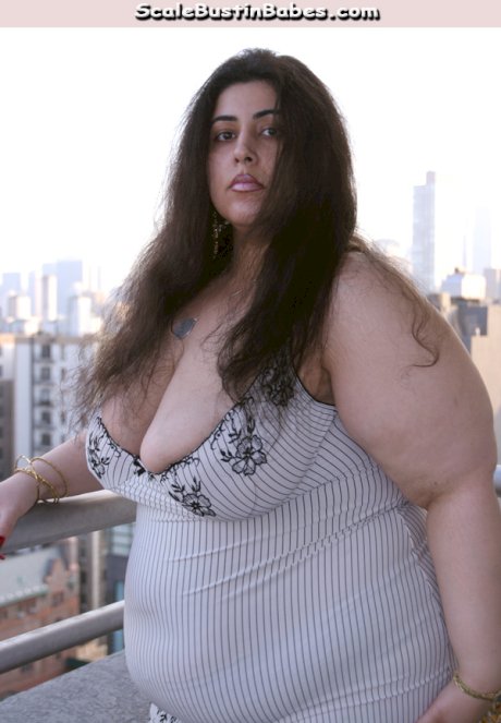 Brunette BBW Sasha NYC flaunts her big tits, gives head and gets a huge facial