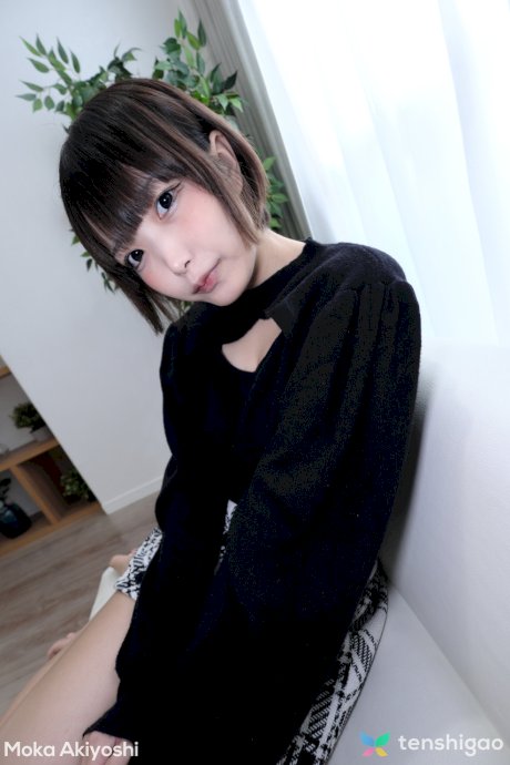 Cute Asian babe Moka Akiyoshi sucks a dick and rides it in the morning - Photo 3
