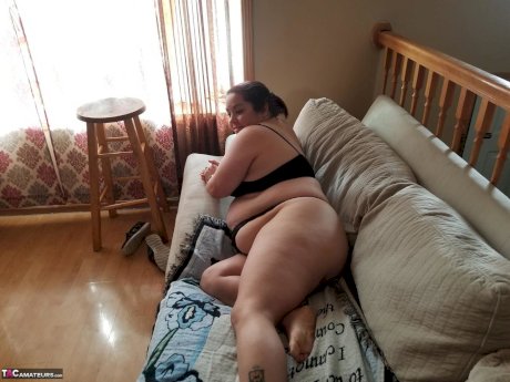 Middle-aged amateur Sexy NE BBW highlights are big butt during solo action