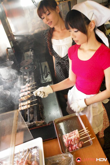 Asian cook Akubi Yumemi gets her muff toyed while working at the grill