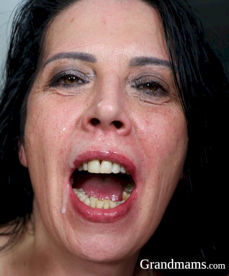 Dark haired granny has her vagina penetrated by a couple of sexy boys - Photo 21
