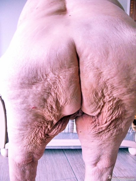 Oma Geil starring Apassionaria Sex Photos
