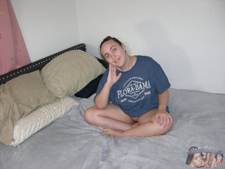 Thick amateur flaunts her big butt and snatch in the nude around the house - Photo 1