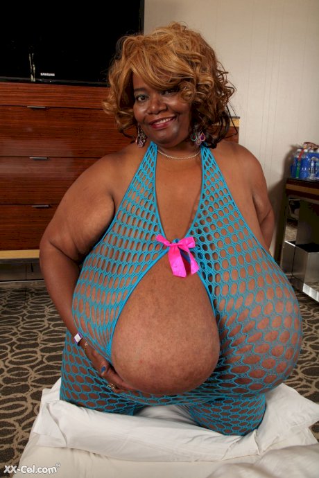 Ebony BBW Norma Stitz unveils her incredible never-seen-before big tits