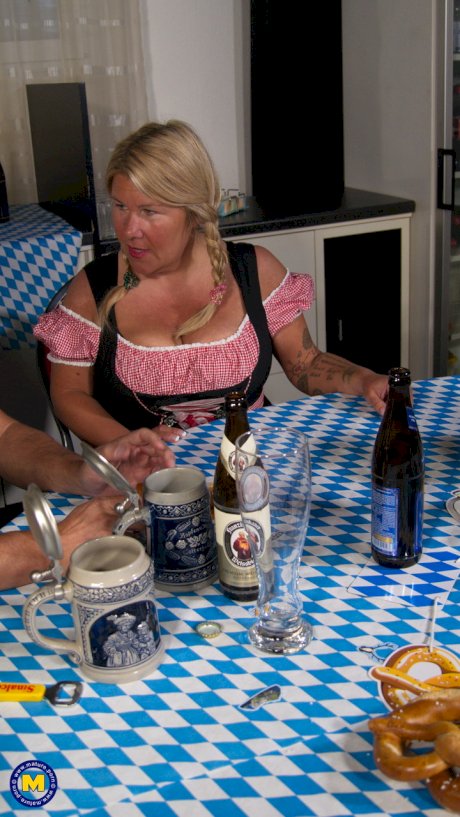 Mature Dutch waitress Kim Van gets screwed by a fat drunk customer