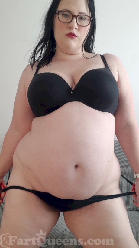 Amateur BBW Katy Churchill strips off her black lingerie & plays with her tits