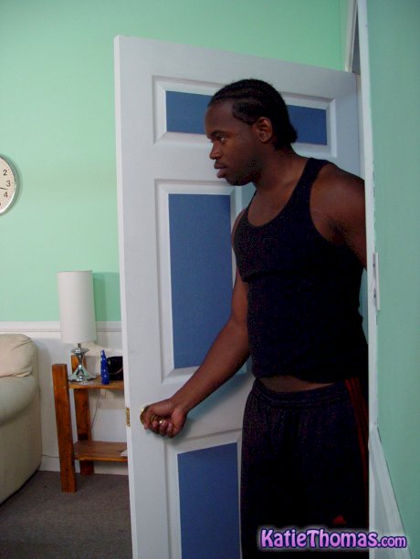 18+ slut Katie Thomas has sex with 2 big black dicks at the same time