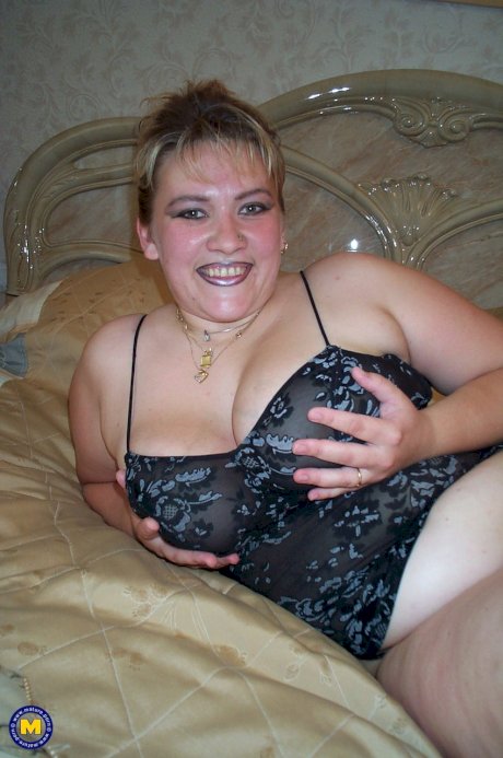 Amateur fatty Iris exposes her huge tits and plays with a banana before sex