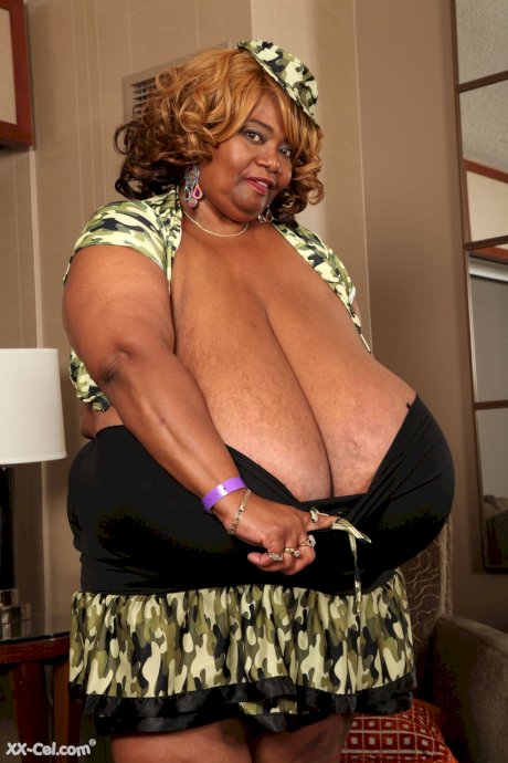 Ebony SBBW Norma Stitz unleashing her giant breasts and showing her fat booty