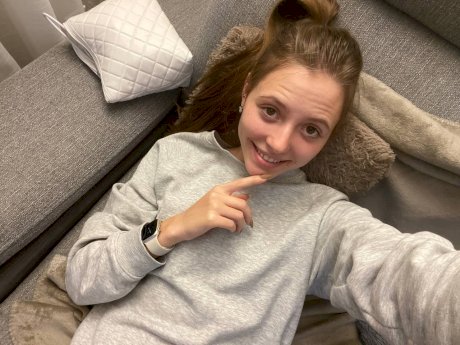 Amateur girl with long hair takes selfies in a variety of outfits - Photo 11