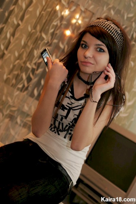 Solo girl Kaira 18 takes off her glasses while fully clothed - Photo 15