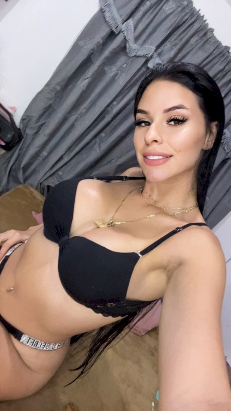 Gorgeous babe Diana Moreno shows her big ass in a sexy lingerie compilation