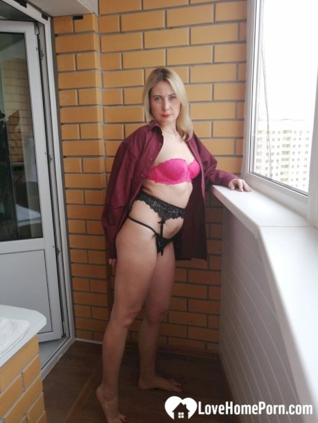 Naughty mom unveils her sexy body and teases in an amateur striptease