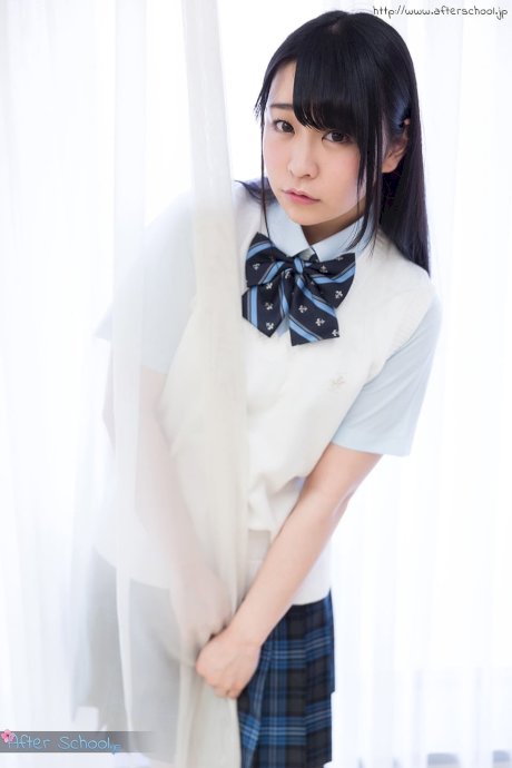 Horny Asian schoolgirl lifts up her skirt and masturbates - Photo 3