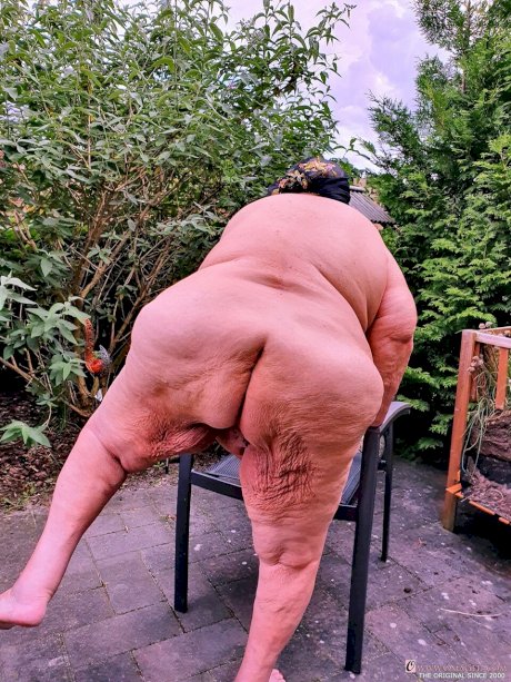 Oma Geil starring Apassionaria Sex Photos