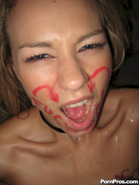 Skinny amateur teen Melanie Jayne shows her tiny tits before getting banged