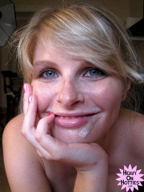 Pregnant amateur Wiska gets jizz on her face during a POV blowjob - Photo 16
