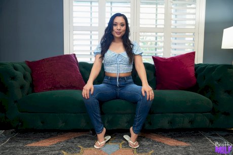 Naughty stepmom Lao Latina gives a handjob and has POV hardcore sex - Photo 2
