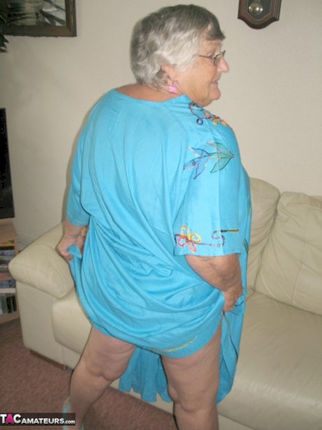 Obese nan Grandma Libby licks a nipples after taking off her pink panties