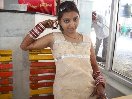 Indian girl models for nude nude shoot during her honeymoon
