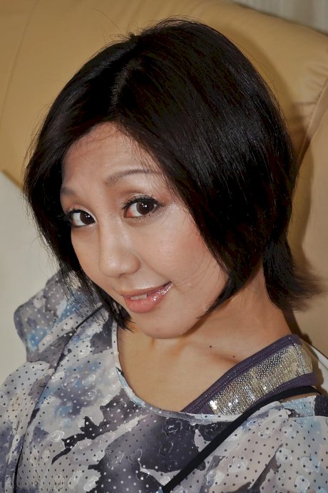 Pretty asian MILF Mayumi Iihara undressing and masturbating her cunt