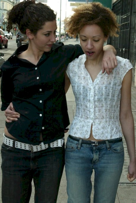 Jamie is masturbated with an electrical toy by a lesbian while out for a walk porn pics