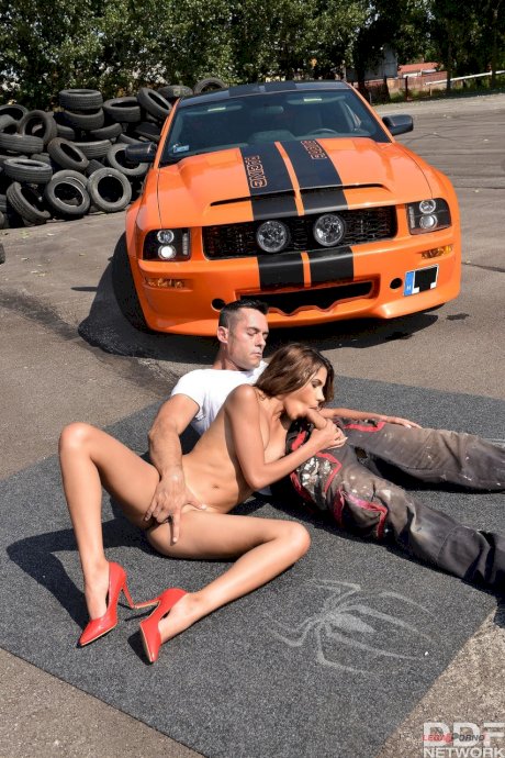 Sexy teen Baby Nicols eats cum while giving a hung mechanic a blowjob outdoors