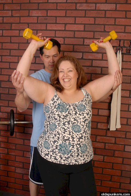 Obese granny Cyn undresses after workout session to suck dick instead