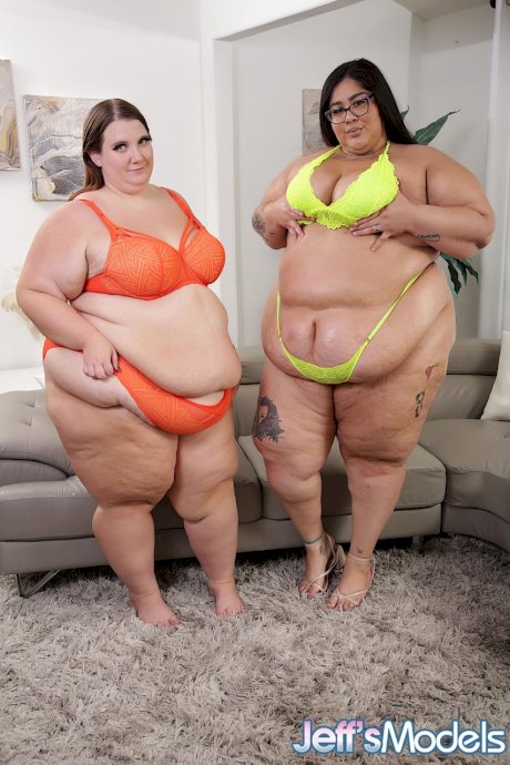 Morbidly obese women Kayla Peach & Crystal Blue take turns getting naked