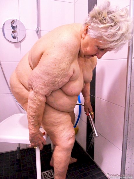 Oma Geil starring Apassionaria Sex Photos