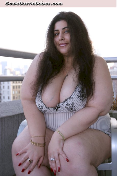 Brunette BBW Sasha NYC flaunts her big tits, gives head and gets a huge facial