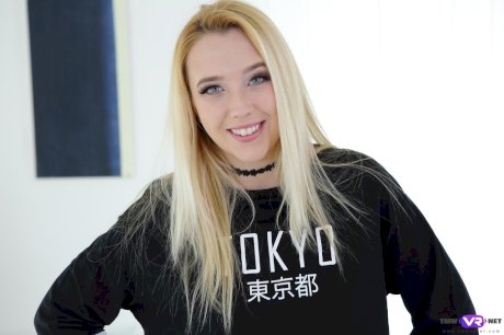 Kinky teen with blue eyes Samantha Rone presents her amazing curves