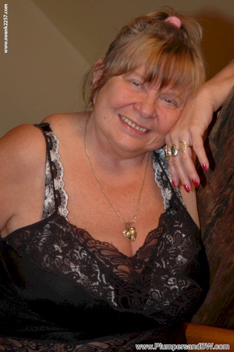 Chubby mature woman Eva R. gets her big boobs worshiped & her pussy fucked
