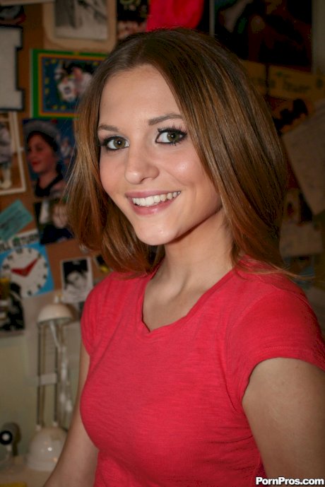 Amazing teen babe Kasey Chase teasing her pussy in homemade solo clip