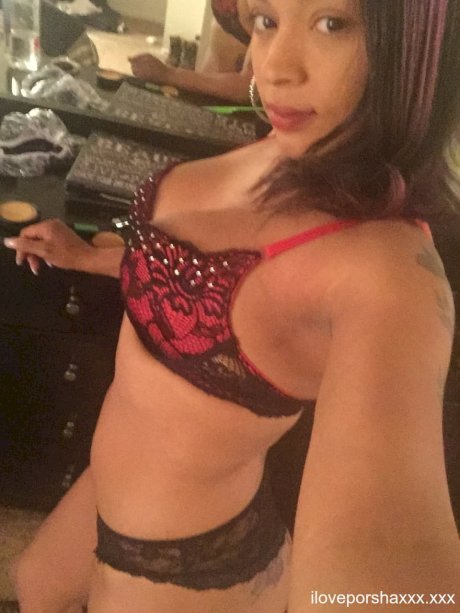Sexy Latina girl takes mirror selfies while wearing a bra and panty set - Photo 13