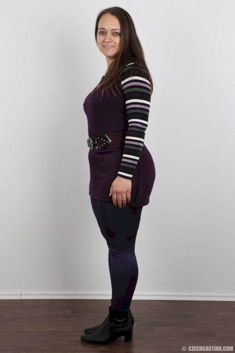 Chubby Czech mature woman Helena gets naked at the castings