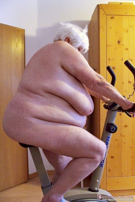 Naughty granny Neebana shows her chubby body while completely naked